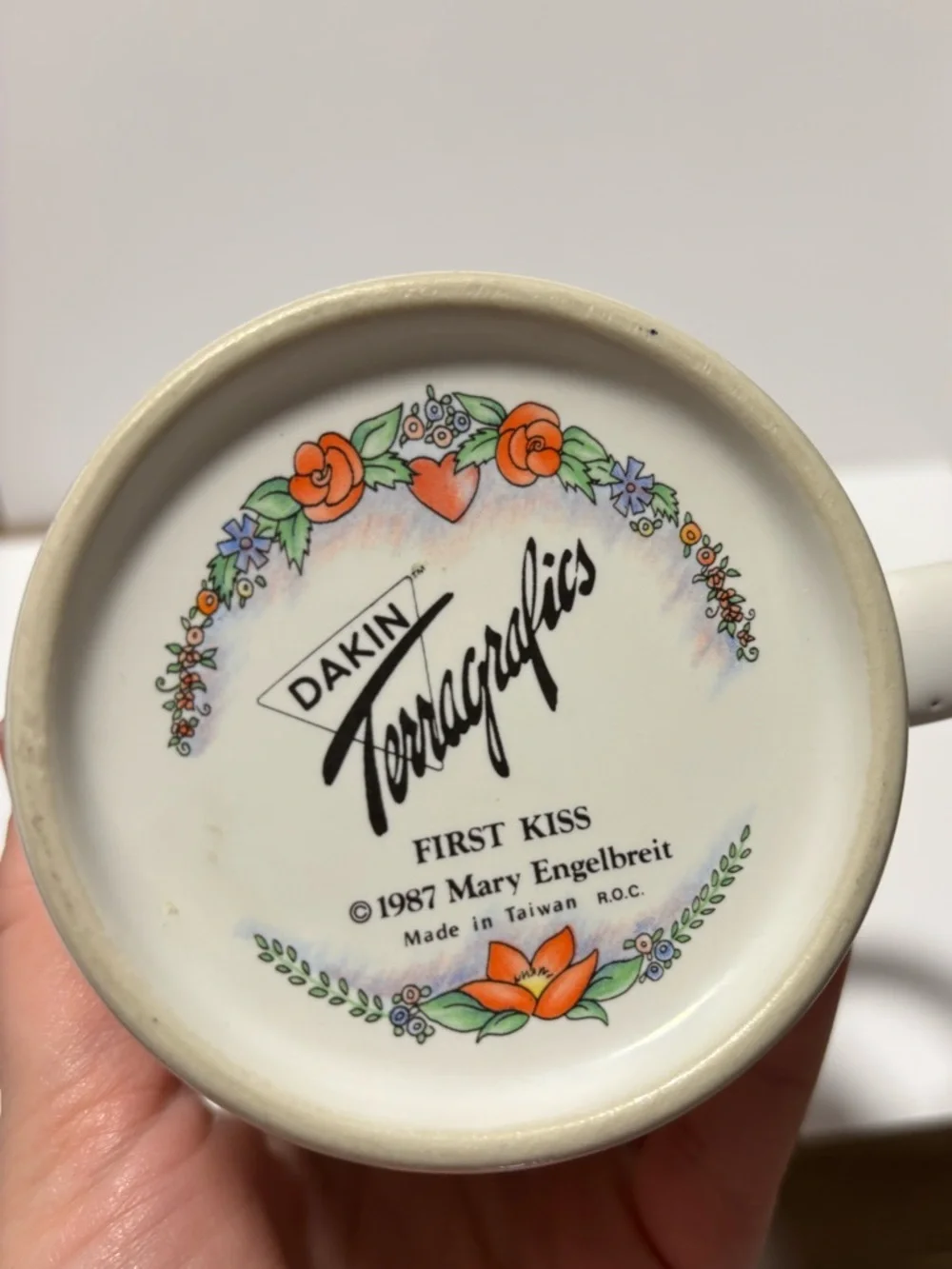 1987 Mary Engelbreit First Kiss coffee mug